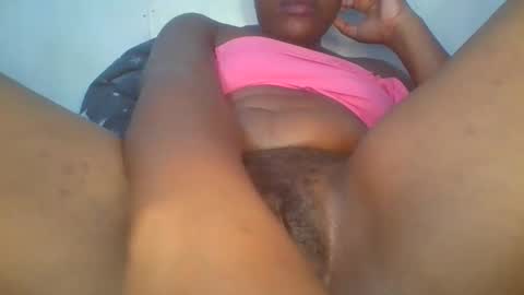 Snapshot of sexydee101436 chatting on February 13, 1:01 am sexydee101436 online show from February 13, 1:01 am