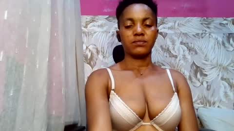 Snapshot of sexydoll32 chatting on June 12, 10:30 pm sexydoll32 online show from June 12, 10:30 pm