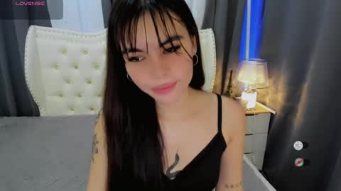 Snapshot of sexydollfox chatting on February 18, 1:32 am sexydollfox online show from February 18, 1:32 am