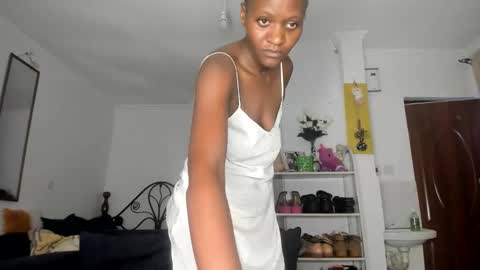 Snapshot of sexydotty382074 chatting on May 8, 9:36 am sexydotty382074 online show from May 8, 9:36 am