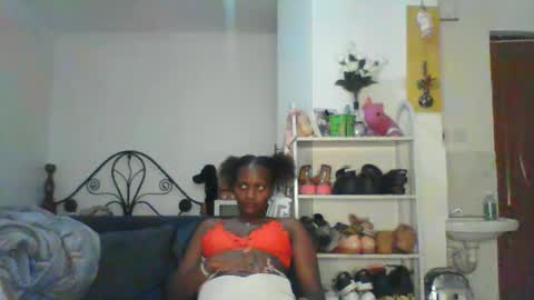 Snapshot of sexydotty382074 chatting on May 24, 11:32 pm sexydotty382074 online show from May 24, 11:32 pm