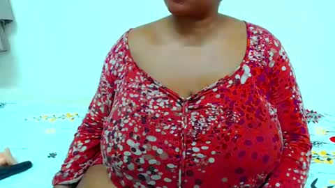 sexyebonylove89 online show from December 5, 3:39 pm