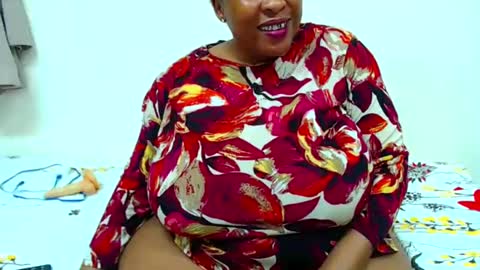 sexyebonylove89 online show from December 6, 8:40 pm