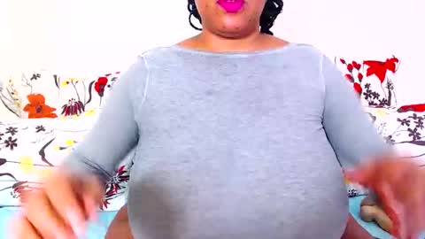 sexyebonylove89 online show from September 14, 2:38 pm