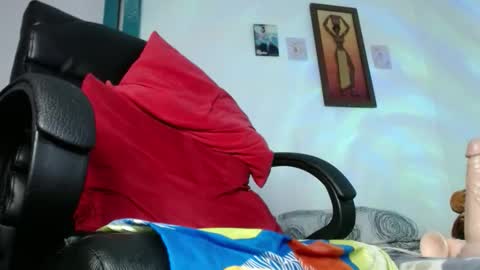 Mary online show from April 6, 8:21 pm