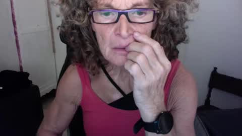 Snapshot of sexyfit58 chatting on December 8, 1:35 am SexyFit58 online show from December 8, 1:35 am
