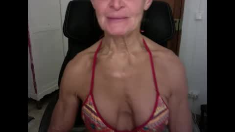 Snapshot of sexyfit58 chatting on December 16, 12:26 am SexyFit58 online show from December 16, 12:26 am