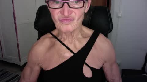 Snapshot of sexyfit58 chatting on January 22, 12:16 am SexyFit58 online show from January 22, 12:16 am