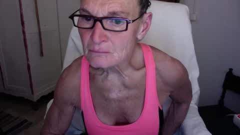 Snapshot of sexyfit58 chatting on February 23, 1:02 am SexyFit58 online show from February 23, 1:02 am