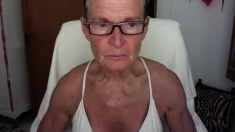 Snapshot of sexyfit58 chatting on May 20, 7:42 pm SexyFit58 online show from May 20, 7:42 pm