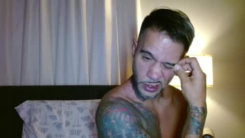 Snapshot of sexyfitdaddy chatting on September 13, 2:33 am Sexy Fit Daddy online show from September 13, 2:33 am