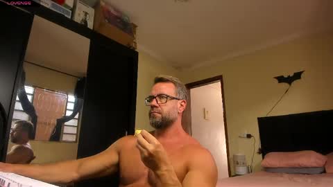 chris online show from April 19, 1:43 pm