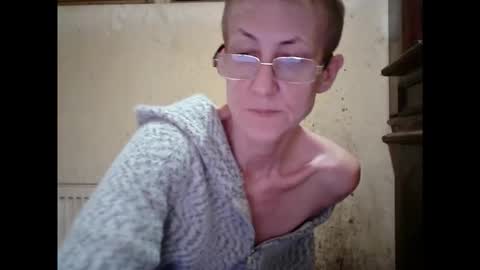 Snapshot of sexygeny4652 chatting on November 18, 5:39 pm sexygeny4652 online show from November 18, 5:39 pm