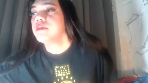 Snapshot of sexygoddess_tyra chatting on October 20, 5:19 am TYRA 3 online show from October 20, 5:19 am