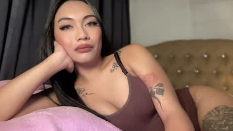 sexygoddessappira online show from July 15, 12:43 pm