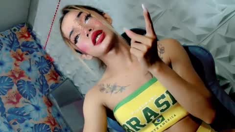 Snapshot of sexyhotbabe18 chatting on December 15, 10:47 pm sexyhotbabe18 online show from December 15, 10:47 pm