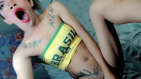 Snapshot of sexyhotbabe18 chatting on December 16, 4:45 am sexyhotbabe18 online show from December 16, 4:45 am