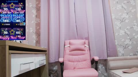 Snapshot of sexyhottease69 chatting on January 2, 10:37 am Flavia online show from January 2, 10:37 am