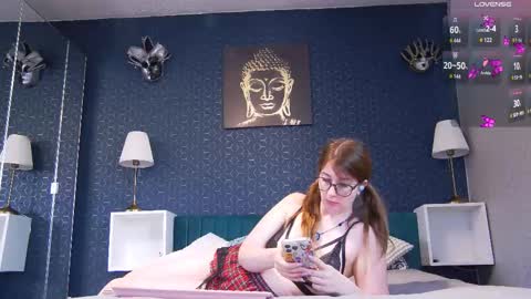 Snapshot of sexyhottease69 chatting on November 25, 9:42 am Flavia online show from November 25, 9:42 am