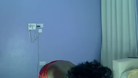 Snapshot of sexyicey99 chatting on June 1, 9:27 pm SexyIcey online show from June 1, 9:27 pm