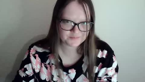 Snapshot of sexykitty_2 chatting on December 10, 5:00 pm Kate online show from December 10, 5:00 pm