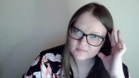 Snapshot of sexykitty_2 chatting on December 13, 4:27 pm Kate online show from December 13, 4:27 pm