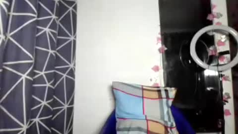 Snapshot of sexykuchie889 chatting on August 4, 7:49 pm malia online show from August 4, 7:49 pm