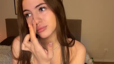 arya online show from November 8, 9:35 pm