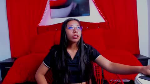 Snapshot of sexylaurita4u chatting on January 23, 12:09 pm laura online show from January 23, 12:09 pm