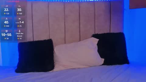 laura online show from December 15, 4:11 pm