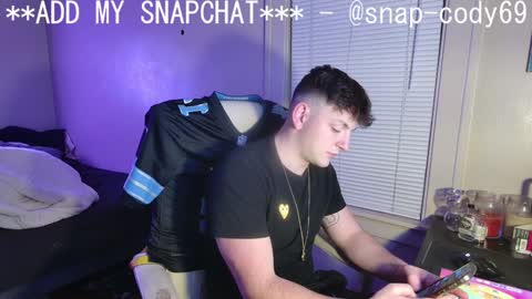 Snapshot of sexylax69 chatting on December 19, 1:39 am sexylax69 online show from December 19, 1:39 am