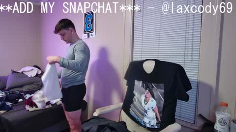 Snapshot of sexylax69 chatting on January 8, 1:32 am sexylax69 online show from January 8, 1:32 am