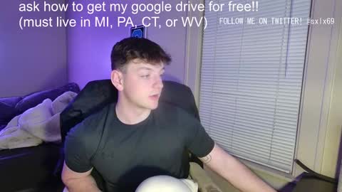 Snapshot of sexylax69 chatting on March 3, 1:31 am sexylax69 online show from March 3, 1:31 am