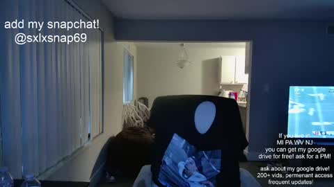 Snapshot of sexylax69 chatting on October 17, 12:36 am sexylax69 online show from October 17, 12:36 am