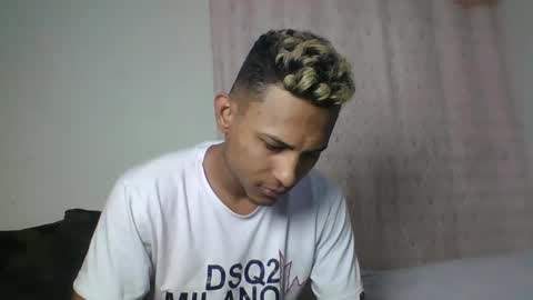 Snapshot of sexyleon69 chatting on December 31, 7:51 pm Sexy leon online show from December 31, 7:51 pm