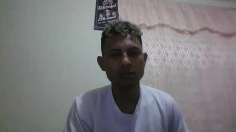 Snapshot of sexyleon69 chatting on January 8, 7:24 am Sexy leon online show from January 8, 7:24 am