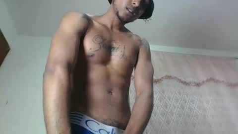 Snapshot of sexyleon69 chatting on January 27, 11:43 pm Sexy leon online show from January 27, 11:43 pm