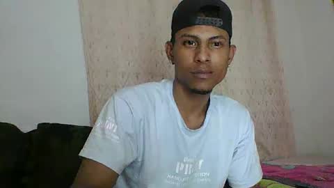 Snapshot of sexyleon69 chatting on October 21, 6:58 am Sexy leon online show from October 21, 6:58 am