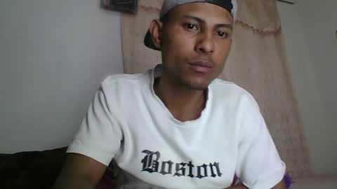 Snapshot of sexyleon69 chatting on February 7, 6:00 pm Sexy leon online show from February 7, 6:00 pm