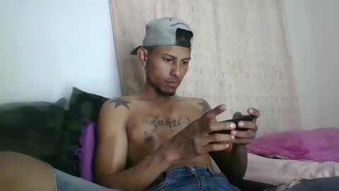 Snapshot of sexyleon69 chatting on March 5, 1:07 pm Sexy leon online show from March 5, 1:07 pm