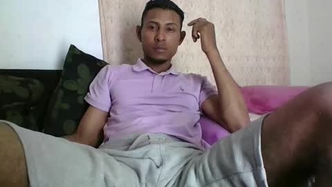 Snapshot of sexyleon69 chatting on March 13, 6:20 am Sexy leon online show from March 13, 6:20 am