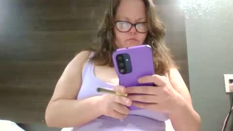 Snapshot of sexylil_bbw chatting on March 24, 2:49 am sexylil_bbw online show from March 24, 2:49 am