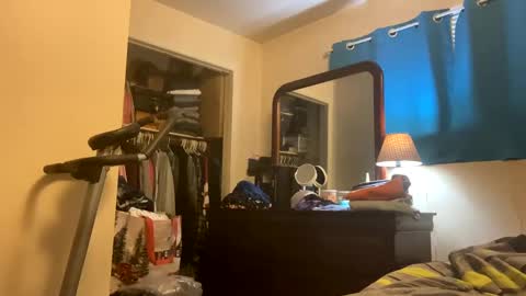 Snapshot of sexylingerie4u2c chatting on December 17, 9:49 pm FunCpl4u online show from December 17, 9:49 pm