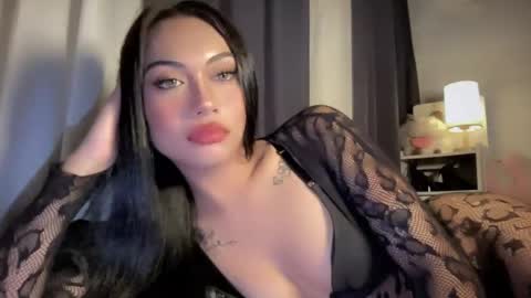 maxine online show from April 15, 8:09 pm