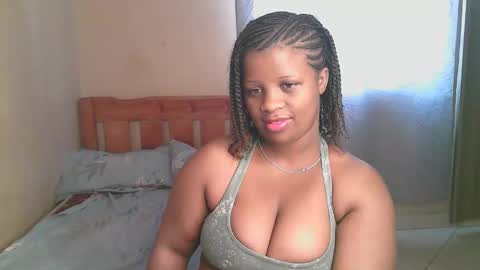 Snapshot of sexylucy33 chatting on January 19, 9:57 am sexylucy33 online show from January 19, 9:57 am