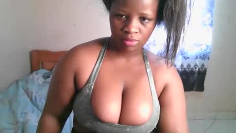 Snapshot of sexylucy33 chatting on February 2, 10:25 am sexylucy33 online show from February 2, 10:25 am