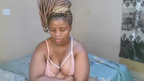 Snapshot of sexylucy33 chatting on February 26, 4:06 pm sexylucy33 online show from February 26, 4:06 pm