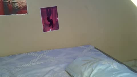 sexylucy33 online show from April 18, 12:53 pm