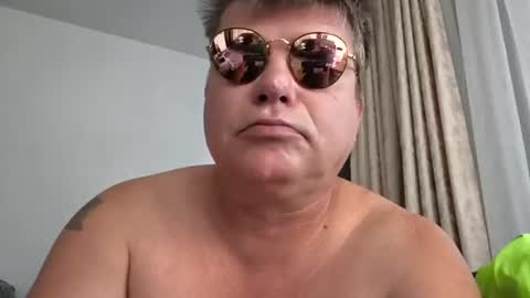 sexymaikel69 online show from July 19, 6:50 am