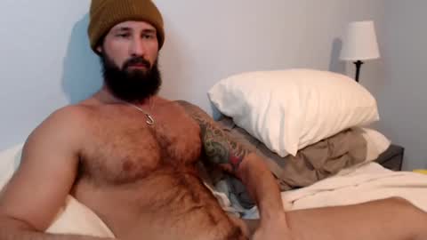 Snapshot of sexymanmk26 chatting on December 22, 10:36 pm lets go private  im ready to play pvt cum online show from December 22, 10:36 pm
